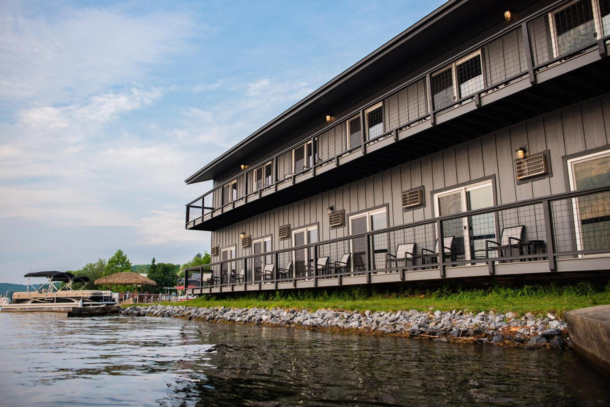 Lake Bomoseen Lodge Exterior photo